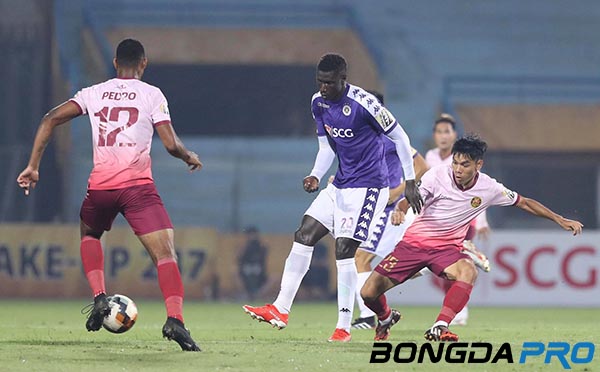 Kết quả Hà Nội FC 2-0 Sài Gòn: Hùng Dũng và Oseni mang về 3 điểm cho đội chủ nhà